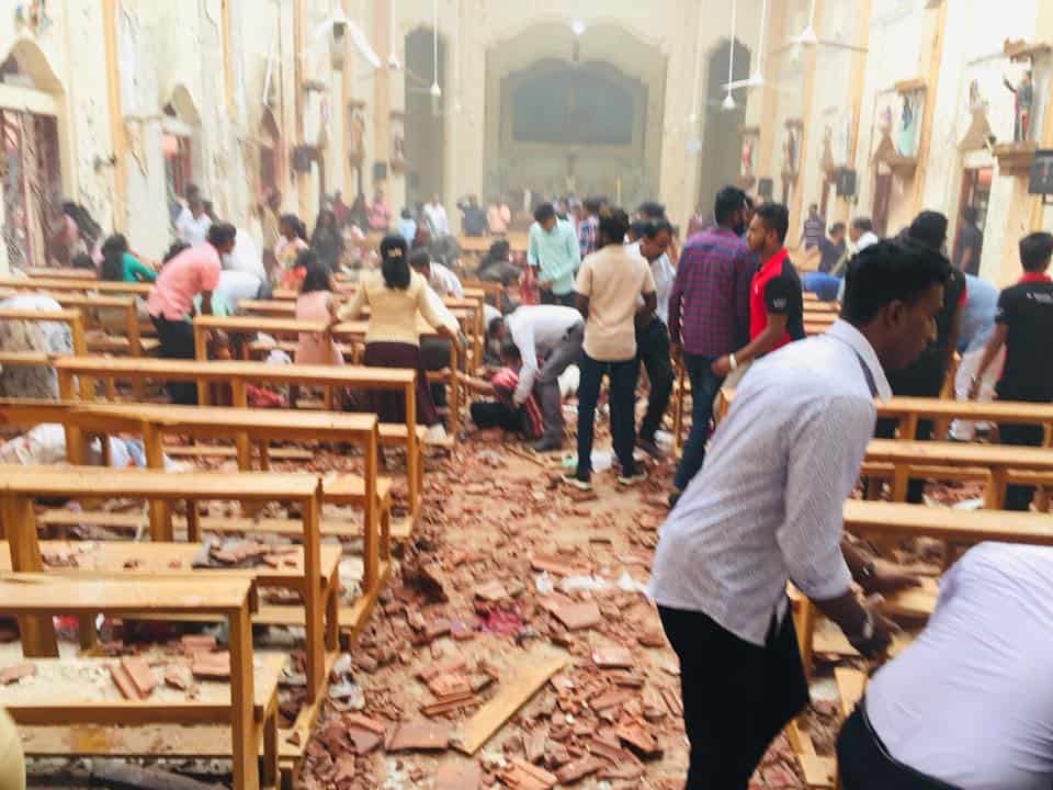הפיצוץ בכנסיית סנט סבסטיאן בסרי לנקה (צילום: מתוך עמוד הפייסבוק של הכנסייה)