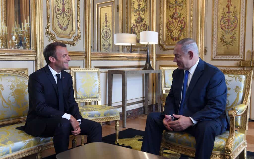 Prime Minister Benjamin Netanyahu meets with French President Emannuel Macron, at the Élysée Palace in Paris, France, on June 5, 2018. Photos by Haim Zach/GPO *** ISRAEL GOVERNMENT PRESS OFFICE HANDOUT, EDITORIAL USE ONLY/NO SALES*** *** Local Caption *** ראש הממשלה בנימין נתניהו נפגש עם נשיא צרפת עמנואל מקרון באליזה
פריז צרפת (צילום: חיים צח, לע"מ) Prime Minister Benjamin Netanyahu meets with French President Emannuel Macron, at the Élysée Palace in Paris, France, on June 5, 2018. Photos by Haim Zach/GPO *** ISRAEL GOVERNMENT PRESS OFFICE HANDOUT, EDITORIAL USE ONLY/NO SALES*** *** Local Caption *** ראש הממשלה בנימין נתניהו נפגש עם נשיא צרפת עמנואל מקרון באליזה
פריז צרפת (צילום: חיים צח, לע"מ)