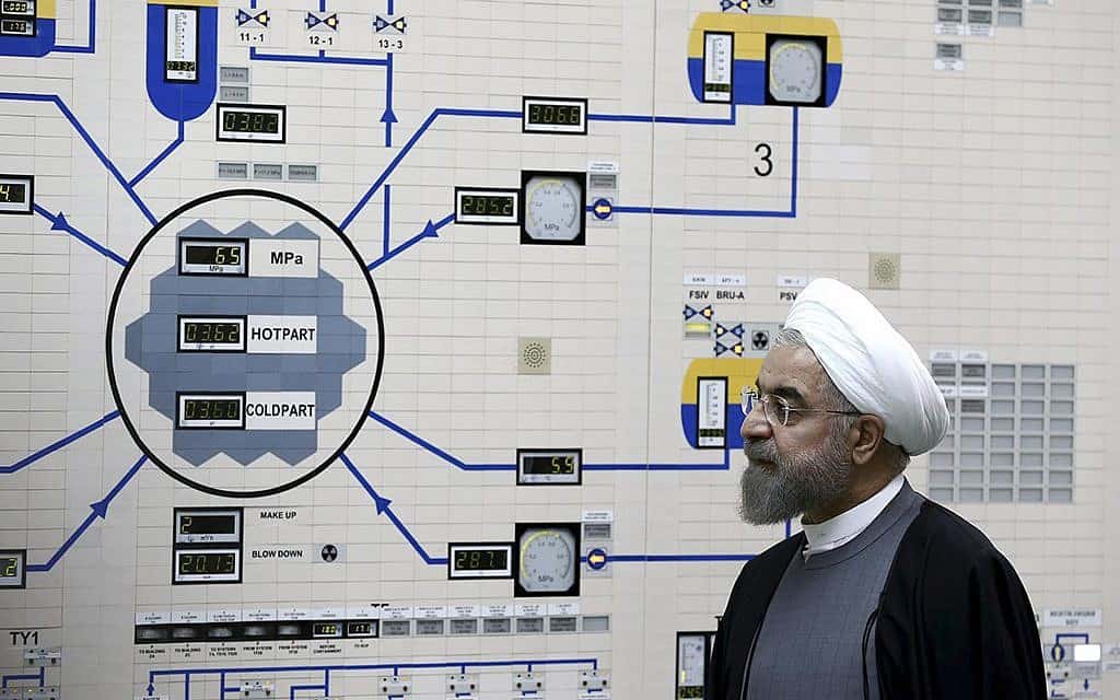 נשיא איראן חסן רוחאני מבקר במתקן גרעיני בארצו, מאי 2019 (צילום: AP Photo/Iranian Presidency Office, Mohammad Berno)