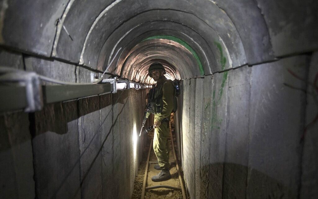 מנהרה של חמאס מעזה לישראל, 2014 (צילום: AP Photo/Jack Guez, Pool)