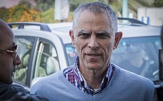 ארנון (נוני) מוזס מגיע לחקירה ביחידת לה״ב 433, ביוני 2017 (צילום: Roy Alima/Flash90) ארנון (נוני) מוזס מגיע לחקירה ביחידת לה״ב 433, ביוני 2017 (צילום: Roy Alima/Flash90)
