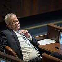 בני גנץ בכנסת (צילום: נועם רבקין פנטון/פלאש90) בני גנץ בכנסת (צילום: נועם רבקין פנטון/פלאש90)