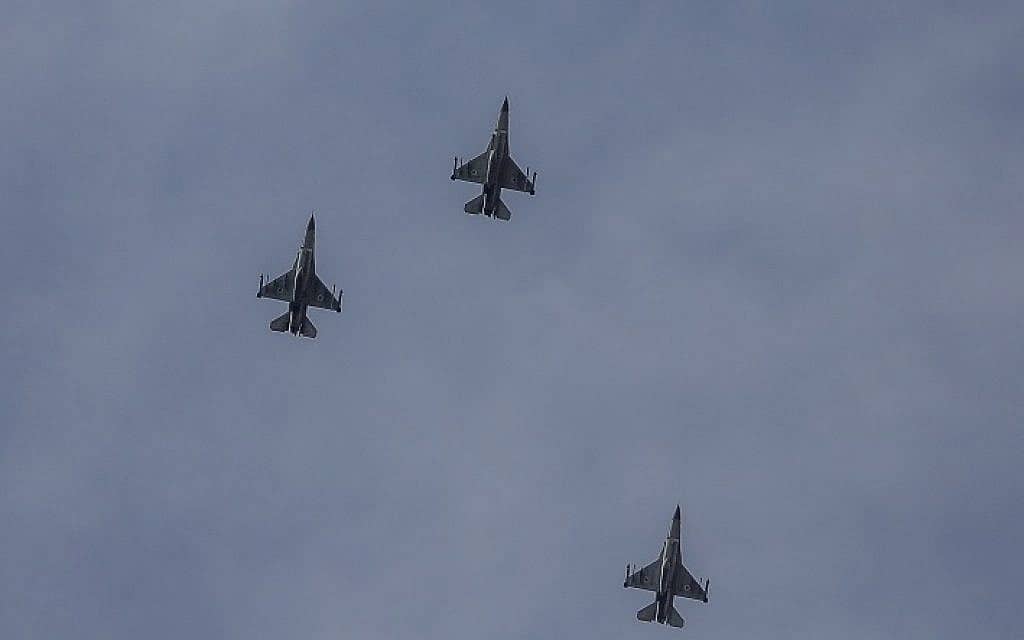 מטוסי חיל האוויר מול רצועת עזה, 5 במאי, היום (צילום: נועם רבקין פנטון. פלאש 90)