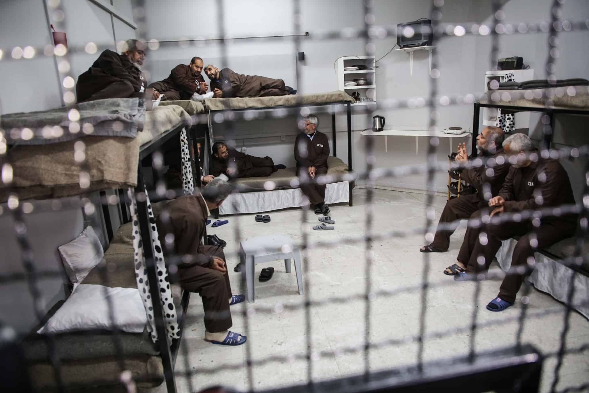 אסירים ביטחוניים בכלא בישראל (צילום: חסאן ג&#039;גי)