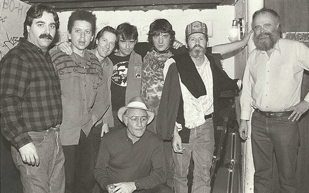 להקת The Band מאחורי הקלעים ב- My Father's Place בלונג איילנד, ניו יורק (צילום: סטיב רוזנפלד)