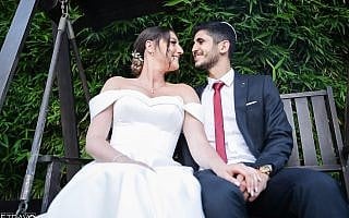 קרינה וצחי בן שימול ביום נישואיהם (צילום: באדיבות המצולמים)