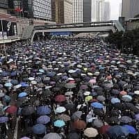 הפגנות הענק בהונג-קונג (צילום: AP Kin Cheung)