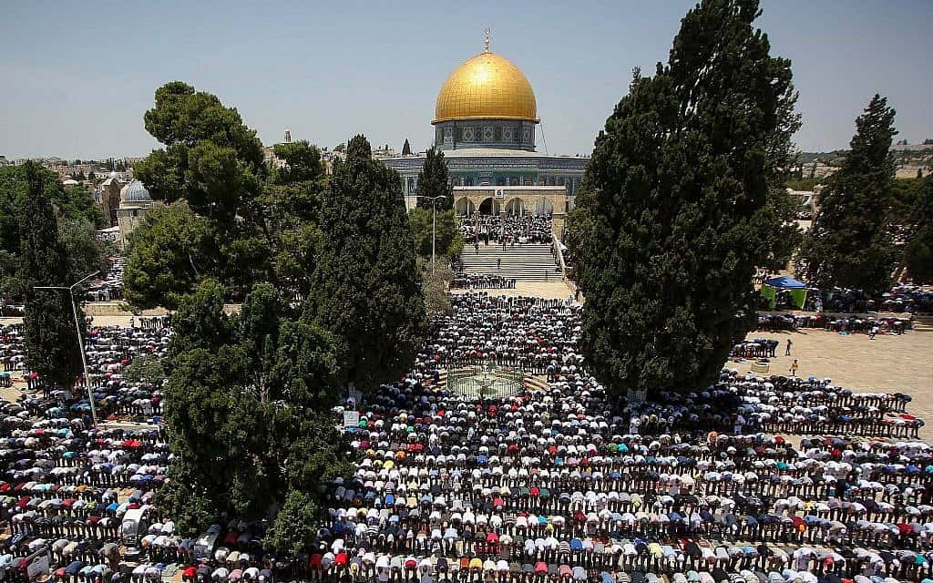 מתפללים ברמדאן בירושלים, מאי 2019 (צילום: פלאש 90)