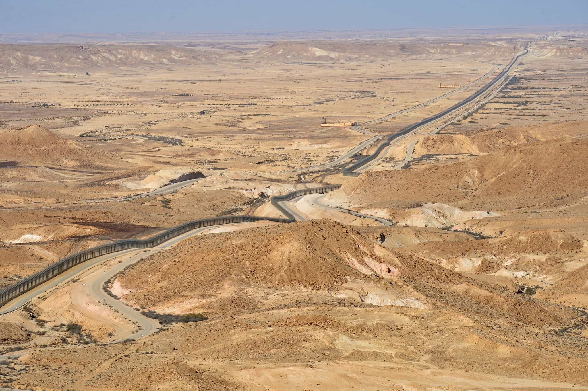 גבול ישראל-מצרים בסיני (צילום: יוסי זלינגר, פלאש 90)