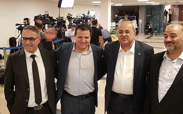מימין לשמאל: מנסור עבאס, אחמד טיבי, איימן עודה ומטאנס שחאדה, מנהיגי הרשימה הערבית המשותפת (צילום: Raoul Wootliff / Times of Israel)