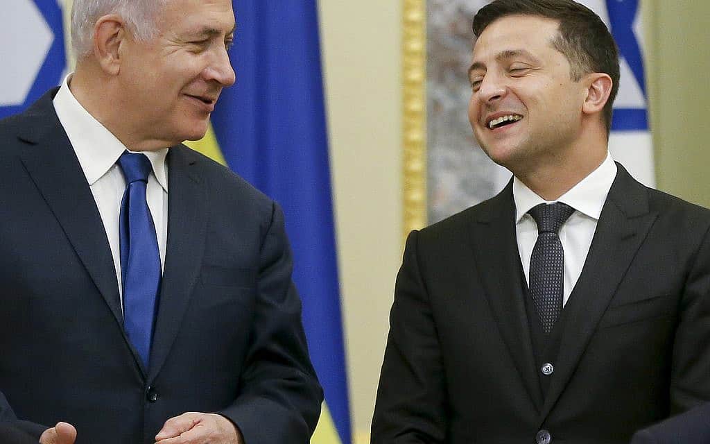 נשיא אוקראינה ולודימיר זלנסקי וראש הממשלה בנימין נתניהו (צילום: AP/Efrem Lukatsky) נשיא אוקראינה ולודימיר זלנסקי וראש הממשלה בנימין נתניהו (צילום: AP/Efrem Lukatsky)