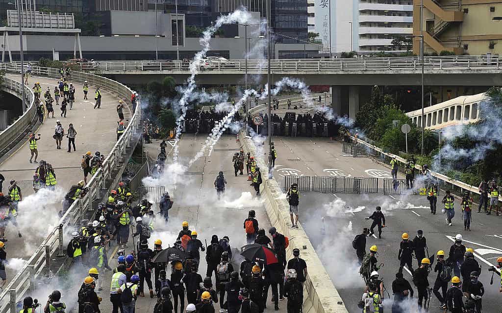 הפגנות בהונג קונג (צילום: AP Photo/Vincent Yu)