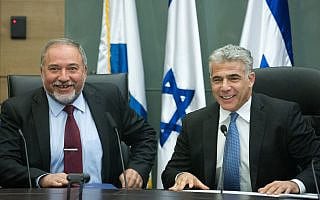 יאיר לפיד ואביגדור ליברמן ב-2016 (צילום: מרים אלסטר/פלאש90) יאיר לפיד ואביגדור ליברמן ב-2016 (צילום: מרים אלסטר/פלאש90)