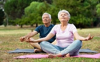 קשישים, אילוסטרציה (צילום: istockphoto) קשישים, אילוסטרציה (צילום: istockphoto)