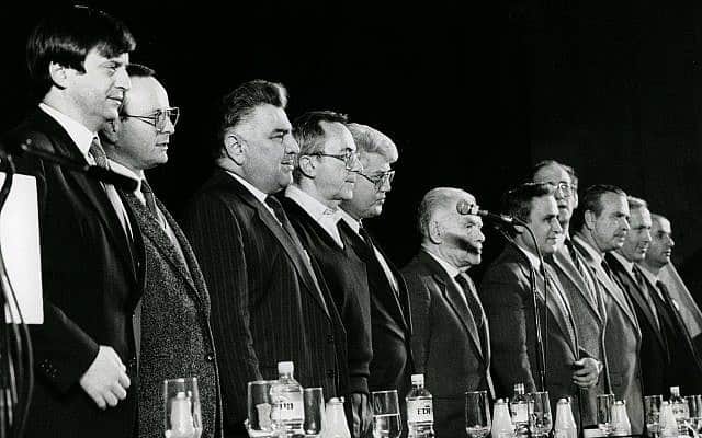 בחירי הליכוד ב-1986 (שני מימין: בנימין נתניהו, שני משמאל: רוני מילוא) (צילום: משה שי פלאש 90)