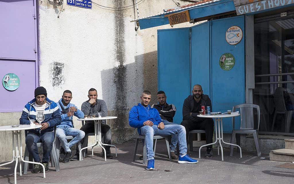 בית קפה בג׳סר א-זרקא (צילום: נתי שוחט/פלאש90)