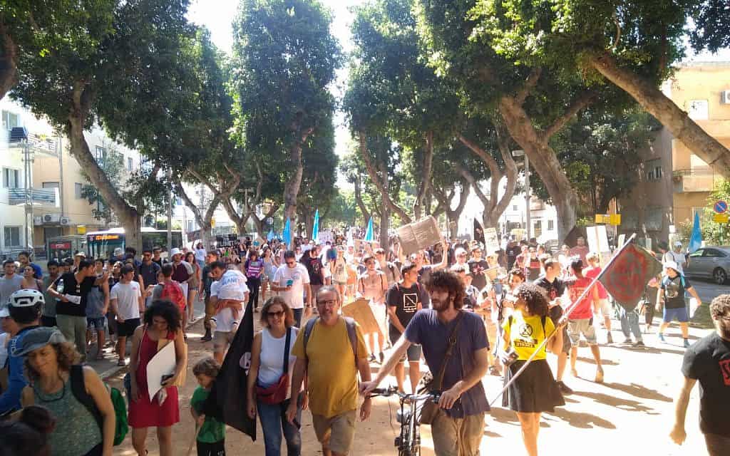 הפגנה בתל אביב נגד משבר האקלים, ב-27 בספטמבר 2019 (צילום: תמי גנות, אדם טבע ודין)