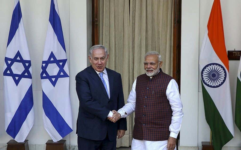 ראש ממשלת ישראל, בנימין נתניהו, וראש ממשלת הודו, נרנדרה מודי, בניו דלהי, 2018 (צילום: AP) ראש ממשלת ישראל, בנימין נתניהו, וראש ממשלת הודו, נרנדרה מודי, בניו דלהי, 2018 (צילום: AP)