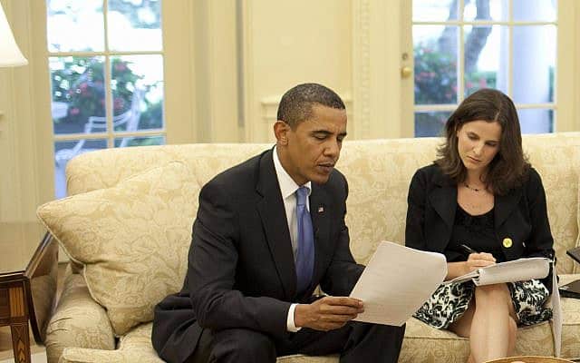 שרה הורביץ עם ברק אובמה בחדר הסגלגל (צילום: Pete Souza/White House)
