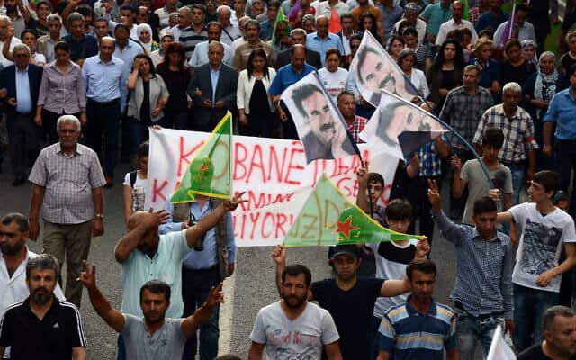 מחאה כורדית בכובאני, סוריה, 2015 (צילום: AP Photo)