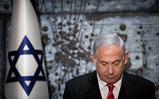 בנימין נתניהו מקבל את המנדט להרכבת הממשלה בבית הנשיא, ב-25 בספטמבר 2019 (צילום: יונתן סינדל/פלאש90) בנימין נתניהו מקבל את המנדט להרכבת הממשלה בבית הנשיא, ב-25 בספטמבר 2019 (צילום: יונתן סינדל/פלאש90)