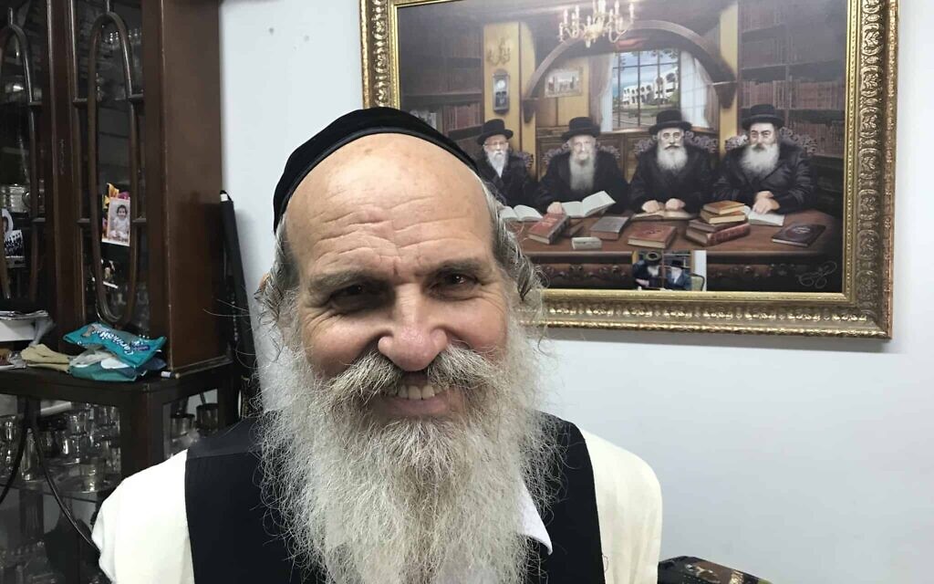 דודי זילברשלג בביתו בחיפה. 30 באוקטובר 2019 (צילום: אמיר בן-דוד)