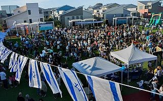 משפחות ישראליות חוגגות את יום העצמאות של ישראל במרכז הקהילה היהודית בפאלו אלטו, קליפורניה, 9 במאי 2019 (צילום: שאול ברומברגר/באדיבות מרכז הקהילה היהודית בפאלו אלטו) משפחות ישראליות חוגגות את יום העצמאות של ישראל במרכז הקהילה היהודית בפאלו אלטו, קליפורניה, 9 במאי 2019 (צילום: שאול ברומברגר/באדיבות מרכז הקהילה היהודית בפאלו אלטו)