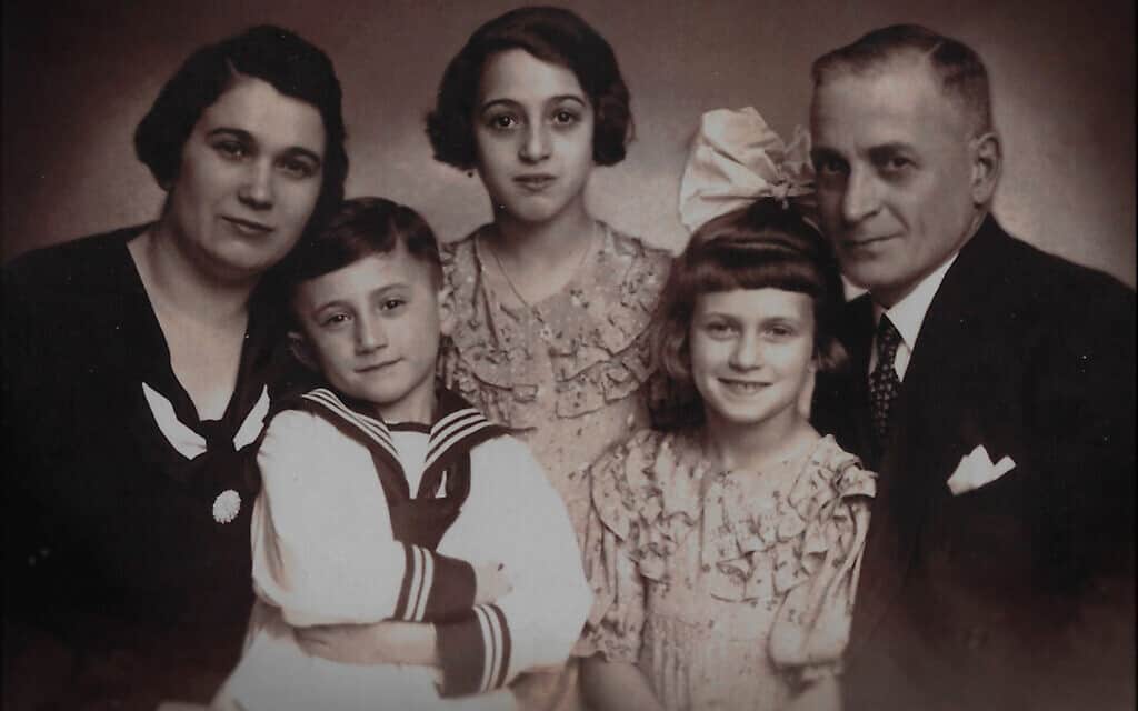 משפחת גילדין בגרמניה: ההורים אברהם ופאני (פייגה), הבנות צלה ומרגרט והבן הרברט (צילום: באדיבות טיילר גילדין)