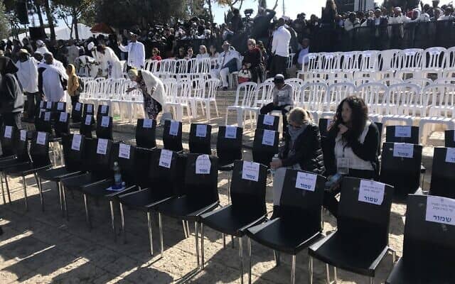 כיסאות בשחור לבן. חגיגות הסיגד בירושלים (צילום: אמיר בן-דוד)