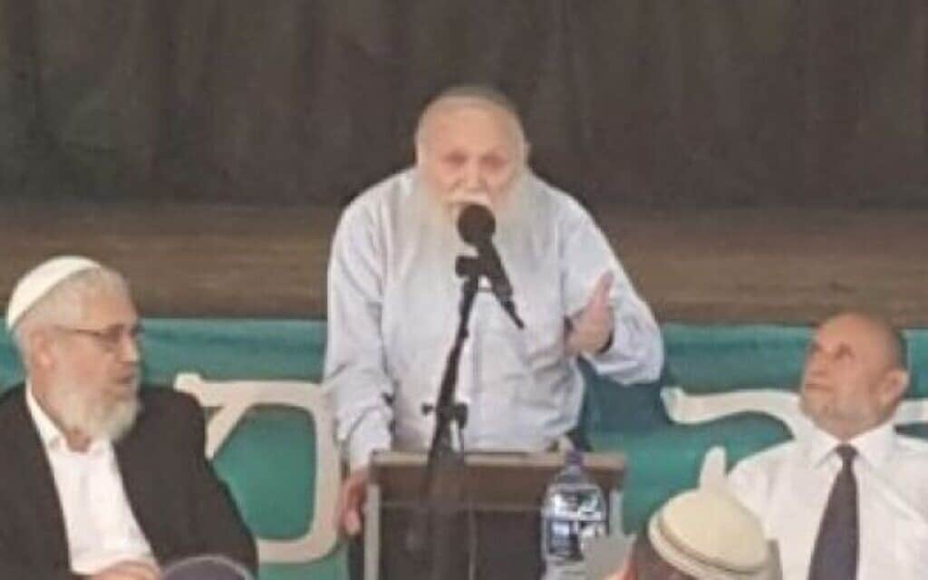 הרב דרוקמן לצידו של הרב אלון הרב דרוקמן לצידו של הרב אלון