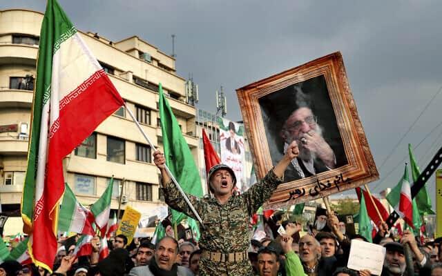 הפגנה למען הממשל באיראן, בתגובה להפגנות נגדו, נובמבר 2019 (צילום: AP Photo/Ebrahim Noroozi)