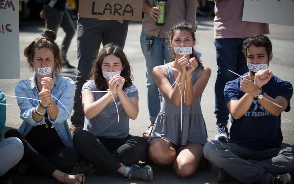 הפגנת תמיכה של סטודנטים באוניברסיטה העברית נגד גירוש אקטיביסטית הבי.די.אס לארה אלקאסם (צילום: Hadas Parush/Flash90)