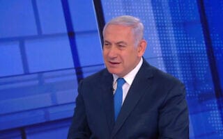 בנימין נתניהו בראיון לקרן מרציאנו במרץ 2019, משיב לשאלה האם ינסה לקדם חסינות עבור עצמו אחרי הבחירות ומשיב: ״מה? מה פתאום? התשובה היא לא״ (צילום: צילום מסך/חדשות 12) בנימין נתניהו בראיון לקרן מרציאנו במרץ 2019, משיב לשאלה האם ינסה לקדם חסינות עבור עצמו אחרי הבחירות ומשיב: ״מה? מה פתאום? התשובה היא לא״ (צילום: צילום מסך/חדשות 12)