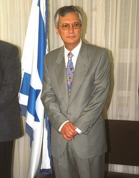 היועץ המשפטי לממשלה דאז מיכאל בן-יאיר, ב-1 בנובמבר 1993 (צילום: צביקה ישראלי/לע