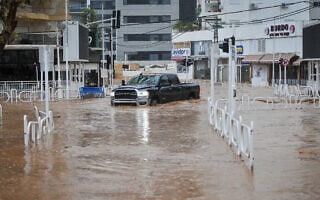 נהריה מוצפת. 8 בינואר 2020 (צילום: Meir Vaknin/Flash90) נהריה מוצפת. 8 בינואר 2020 (צילום: Meir Vaknin/Flash90)