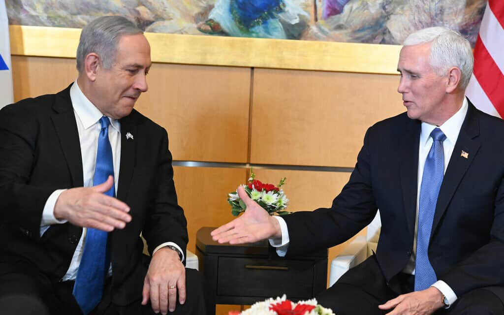 מייק פנס ובנימין נתניהו בשגרירות ארה"ב בירושלים, ב-23 בינואר 2020 (צילום: Matty Stern/U.S. Embassy Jerusalem)