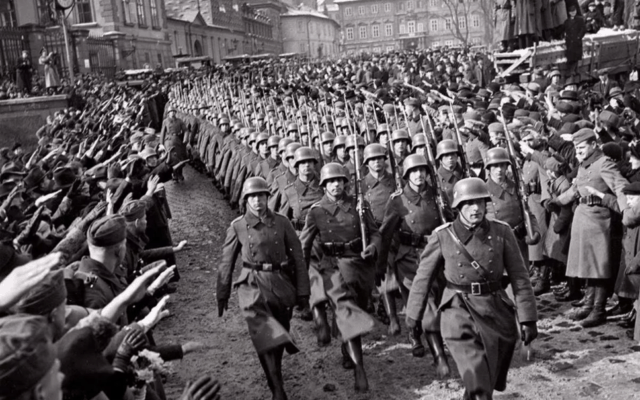 צבא גרמניה נכנס לפראג, 15 במארס, 1939 (צילום: נחלת הציבור)