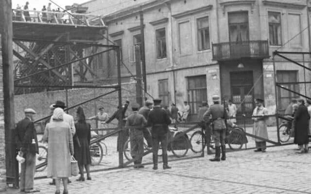 גטו ורשה ב-1942 (צילום: CC-BY-SA Bundesarchiv, Bild 101I-270-0298-10 / Amthor)