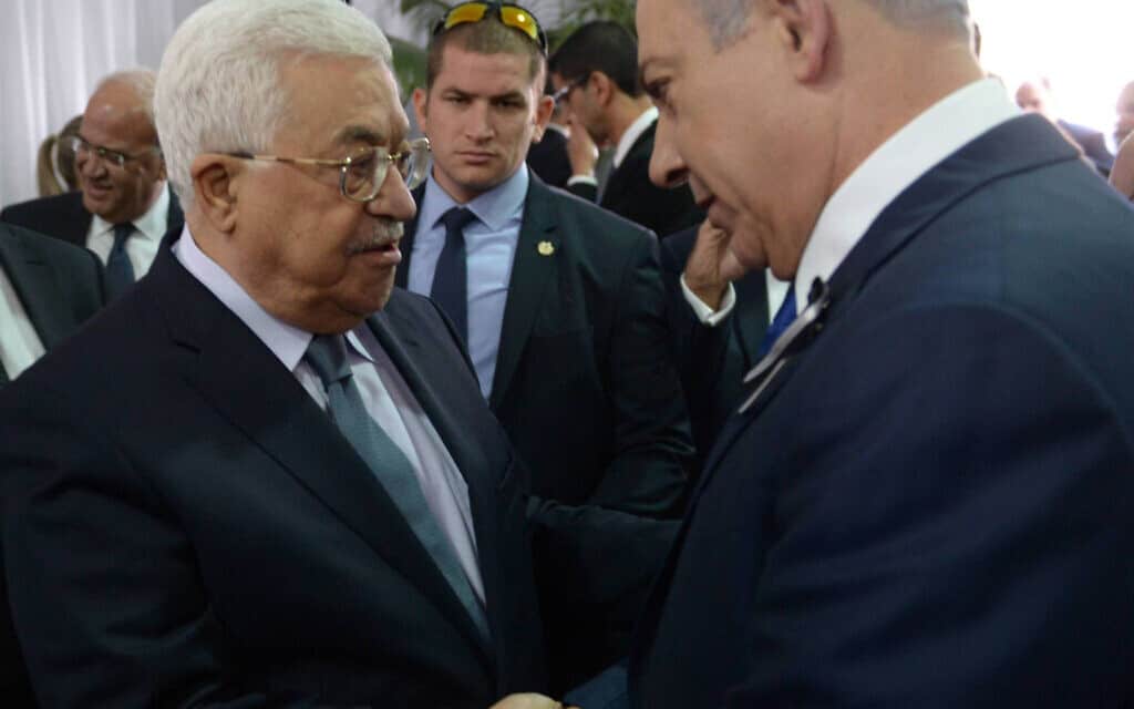 נתניהו בפגישה עם יו"ר הרשות הפלסטינית מחמוד עבאס (צילום: עמוס בן גרשון, פלאש 90)