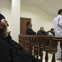 דיון בבית משפט באיראן, ארכיון; למצולמים אין קשר לידיעה (צילום: Vahid Salemi, AP) דיון בבית משפט באיראן, ארכיון; למצולמים אין קשר לידיעה (צילום: Vahid Salemi, AP)