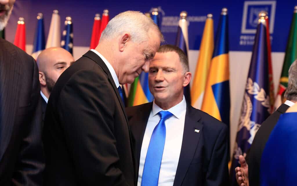 יולי אדלשטיין ובני גנץ בפורום השואה הבינלאומי, 22 בינואר 2020 (צילום: Olivier Fitoussi/Flash90) יולי אדלשטיין ובני גנץ בפורום השואה הבינלאומי, 22 בינואר 2020 (צילום: Olivier Fitoussi/Flash90)