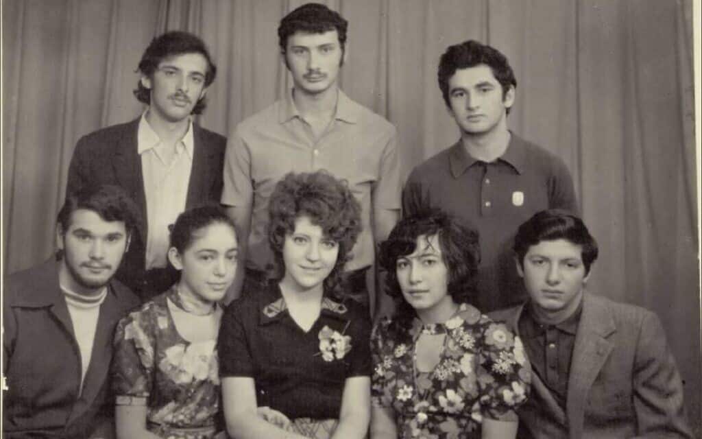 רומן ברונפמן (ראשון מימין) וחברי הילדות שלו בסוף שנות ה-70, רגע לפני עלייתו ארצה