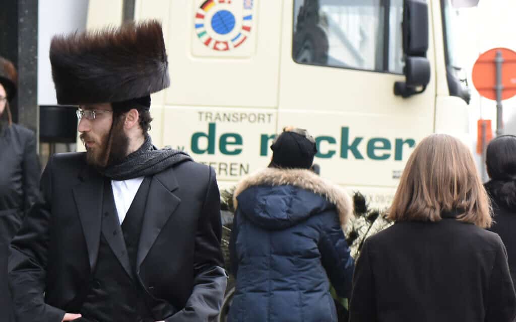 יהודים חרדים ברחוב באנטוורפן, בלגיה, אילוסטרציה (צילום: כנען ליפשיץ)