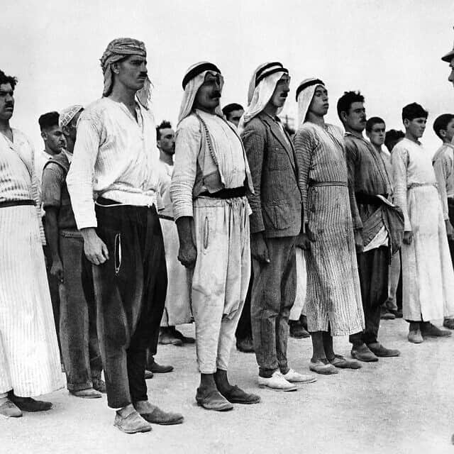 מתגייסים חדשים ללגיון הערבי בצבא הבריטי, דצמבר 1940 (צילום: AP)