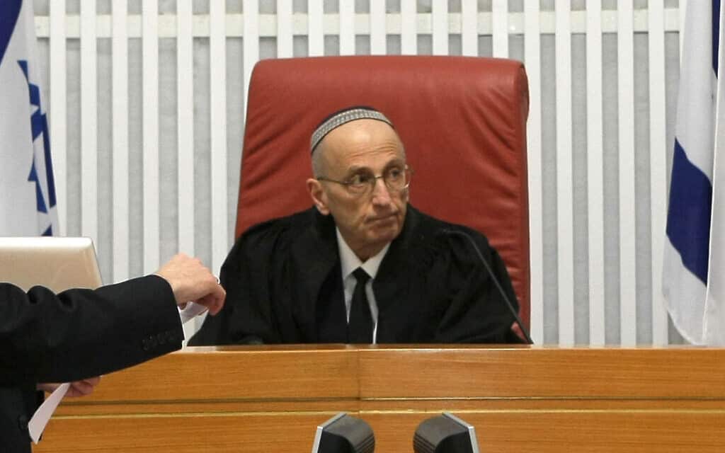 שופט בית המשפט העליון אדמונד לוי ב-2009 (צילום: קובי גדעון/פלאש90)