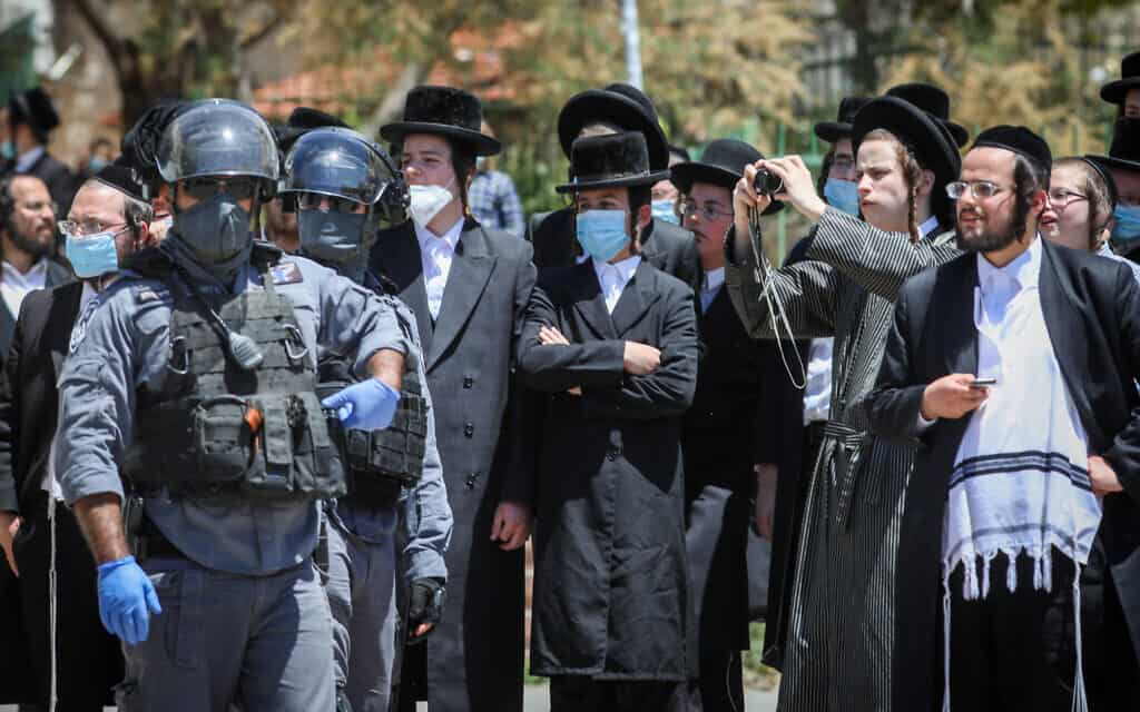 עימותים בין שוטרים לחרדים בבית שמש, 28 באפריל 2020 (צילום: Yaakov Lederman/Flash90)