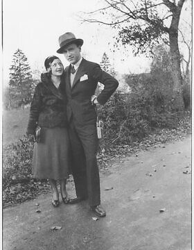 הנרי גלאס ואשתו לעתיד סוניה זמן קצר לאחר היכרותם בפריז, שנות ה-30 (צילום: באדיבות הדלי פרימן)