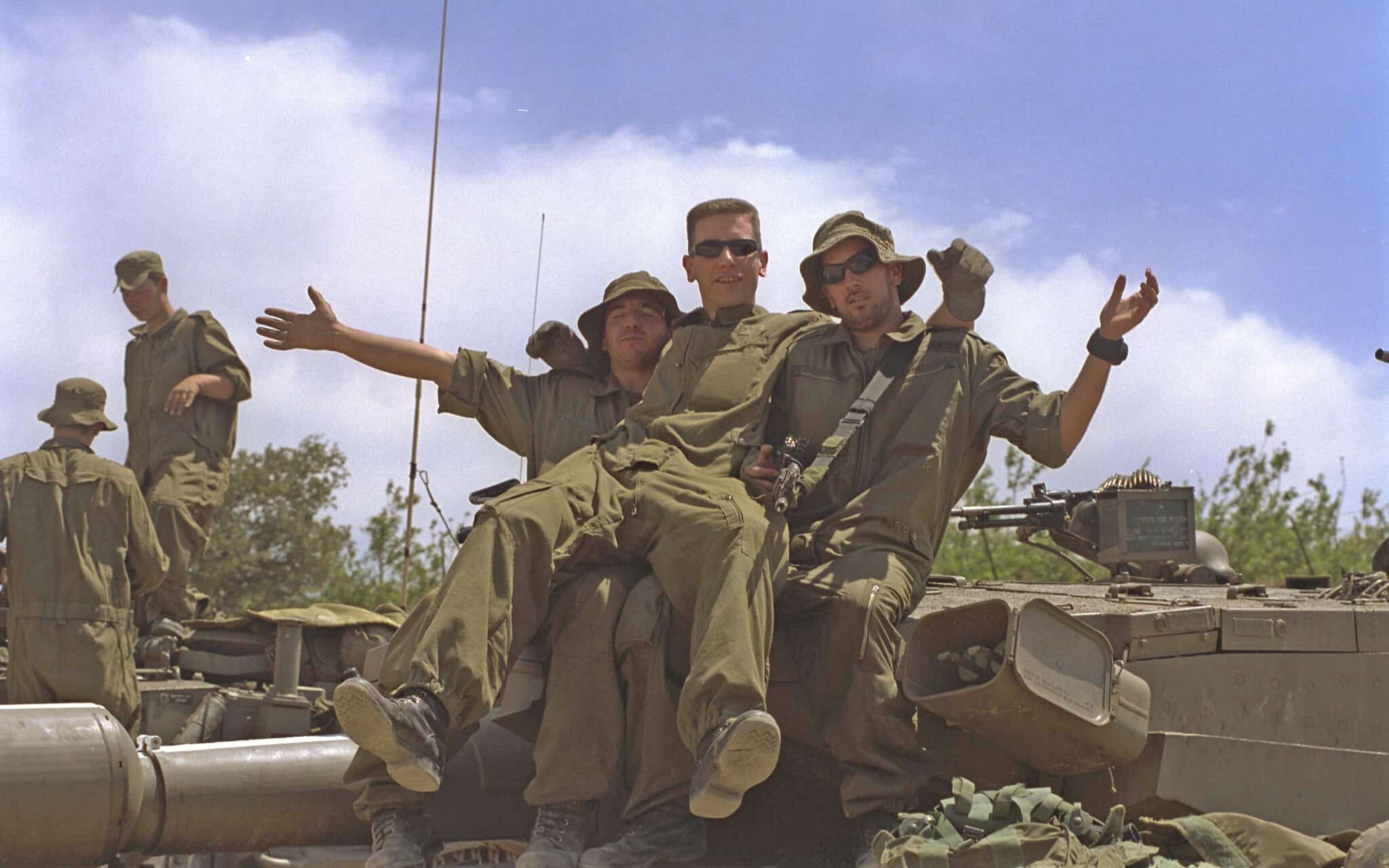 הנסיגה מלבנון ב-23 במאי 2000 (צילום: משה מילנר/לע״מ)