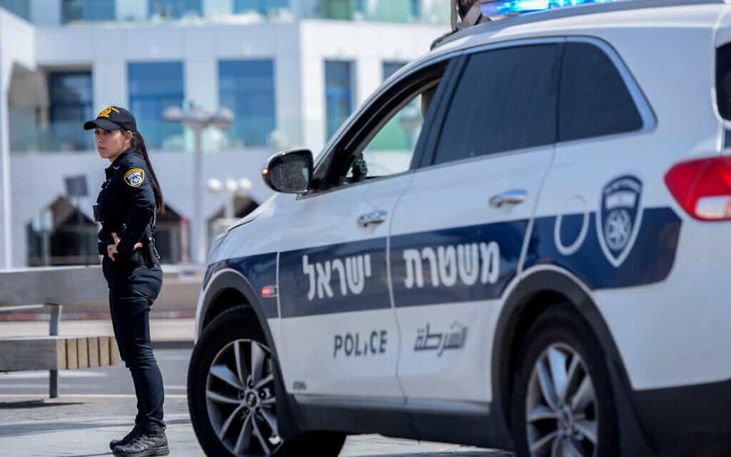 אכיפה של סגר הקורונה על ידי משטרת ישראל. מרץ 2020 (צילום: Avshalom Sassoni/Flash90)