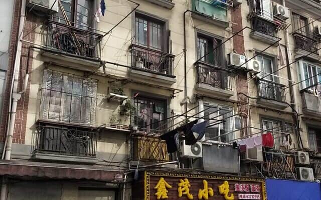 שכונת מגורים בשנגחאי. מרץ 2020 (צילום: יפעת פרופר)